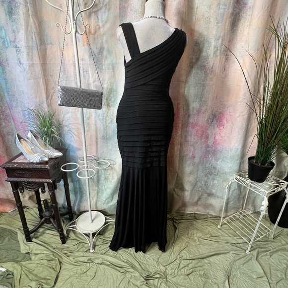 📌Xscape Mermaid Style Asymmetrical Neckline Prom - Ball - Formal Evening Dress - Picture 2 of 16